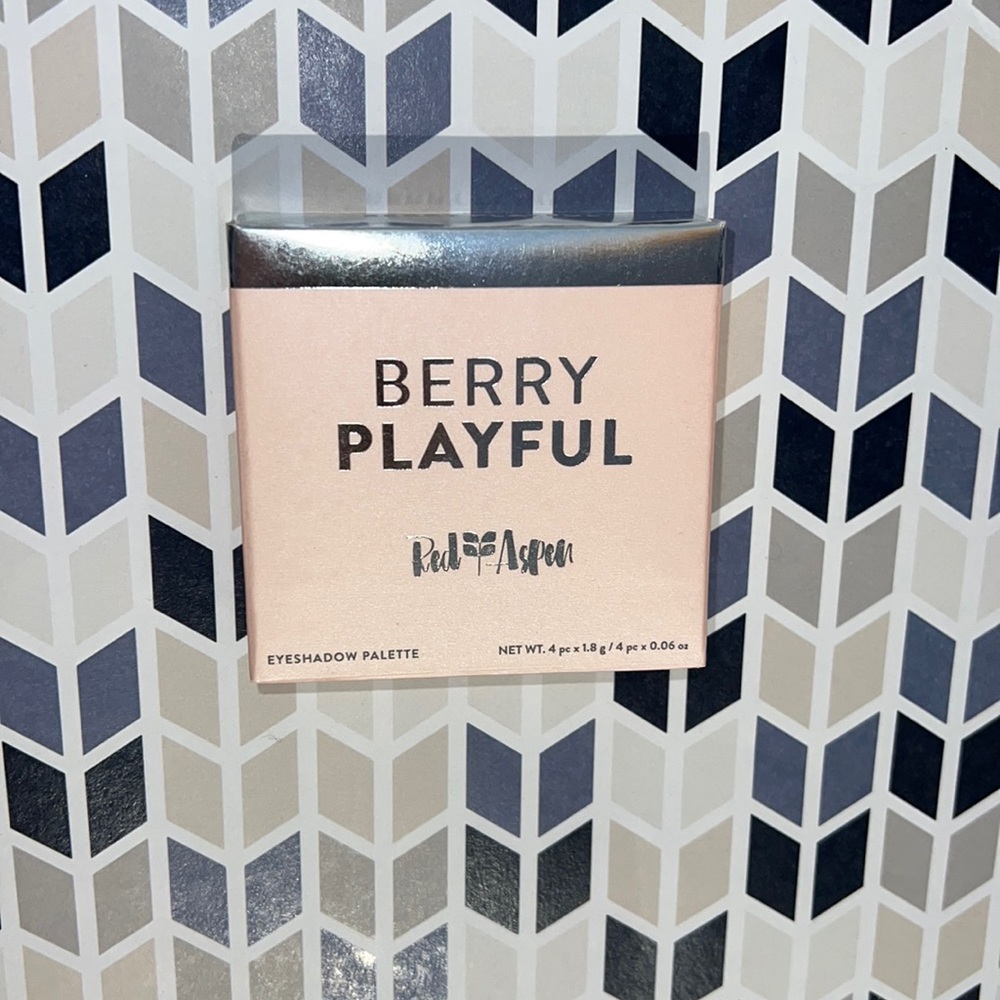Red Aspen Berry Playful Eyeshadow Pallete